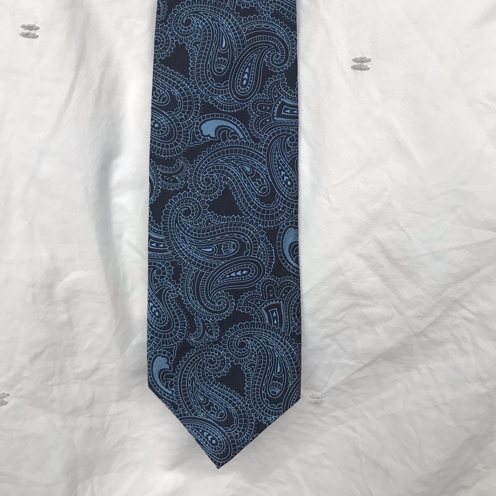 Silk tie